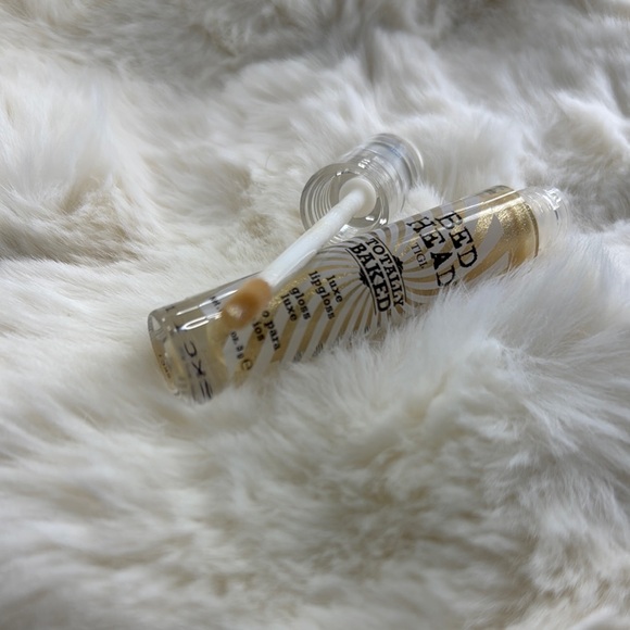 *FINAL PRICE* Bed Head Totally Baked Luxe Lip Gloss - Picture 2 of 4
